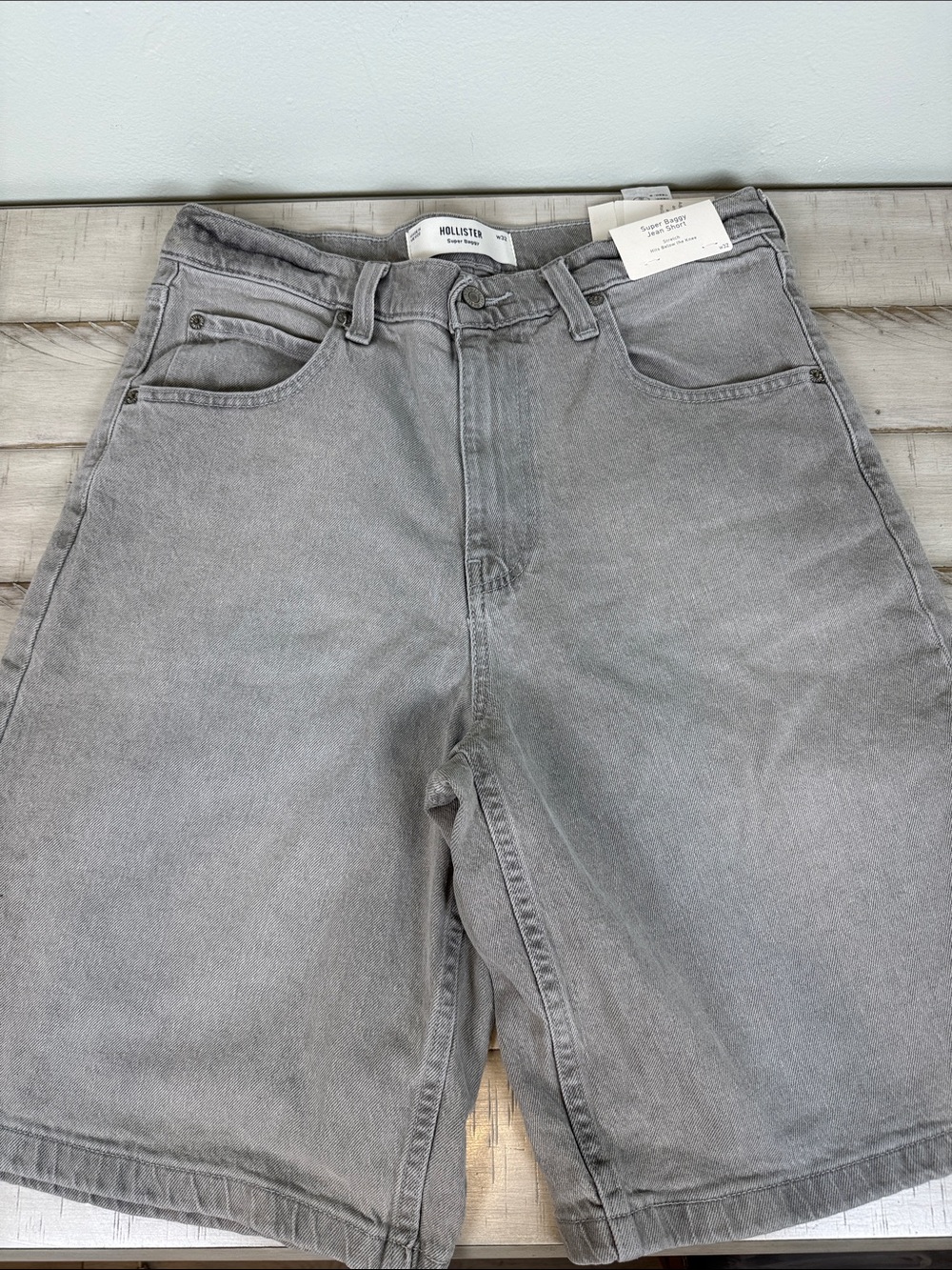 NWT Hollister Super Baggy Jean Shorts Grey Denim Mens Size 32